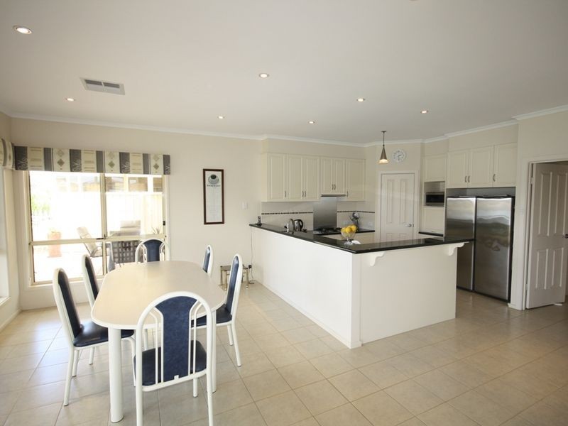 46 Pamir Court, Wallaroo SA 5556