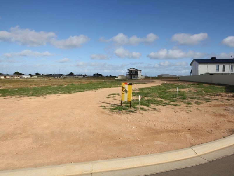 13 Timaru Way, North Beach SA 5556