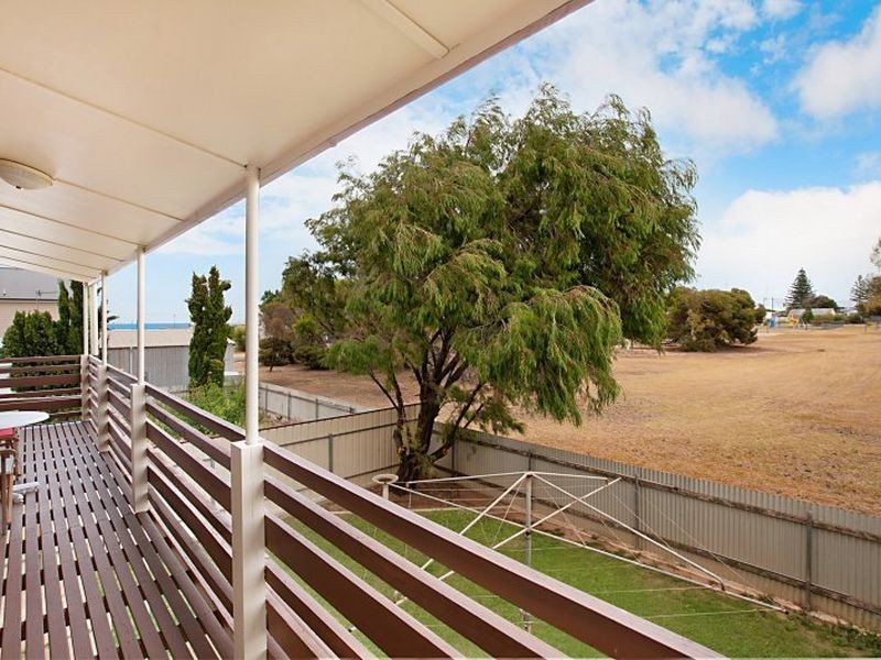 1 Bayview Parade, North Beach SA 5556