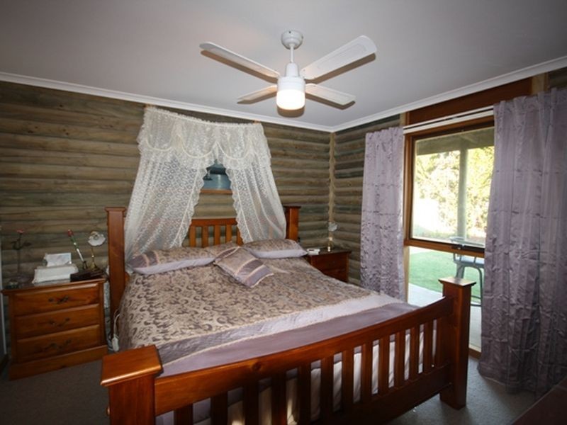 4 Gloria Avenue, North Beach SA 5556
