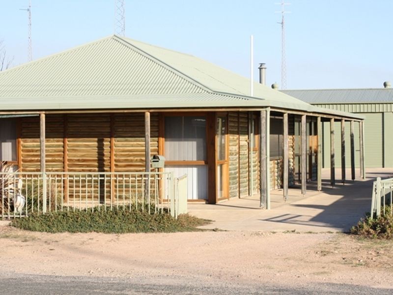 4 Gloria Avenue, North Beach SA 5556