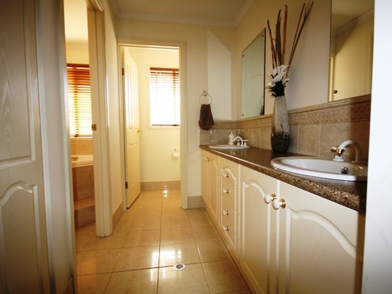 55 Stately Way, Wallaroo SA 5556