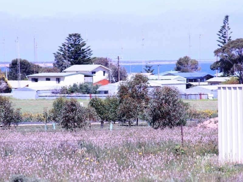 9 Kassa Rd, North Beach SA 5556