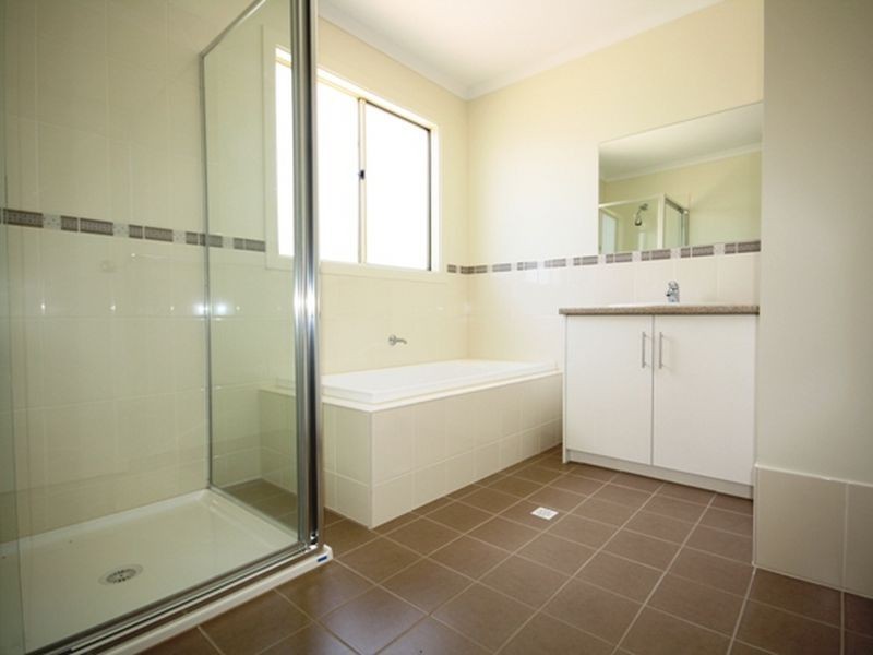 9 Cameron Crt, Wallaroo SA 5556