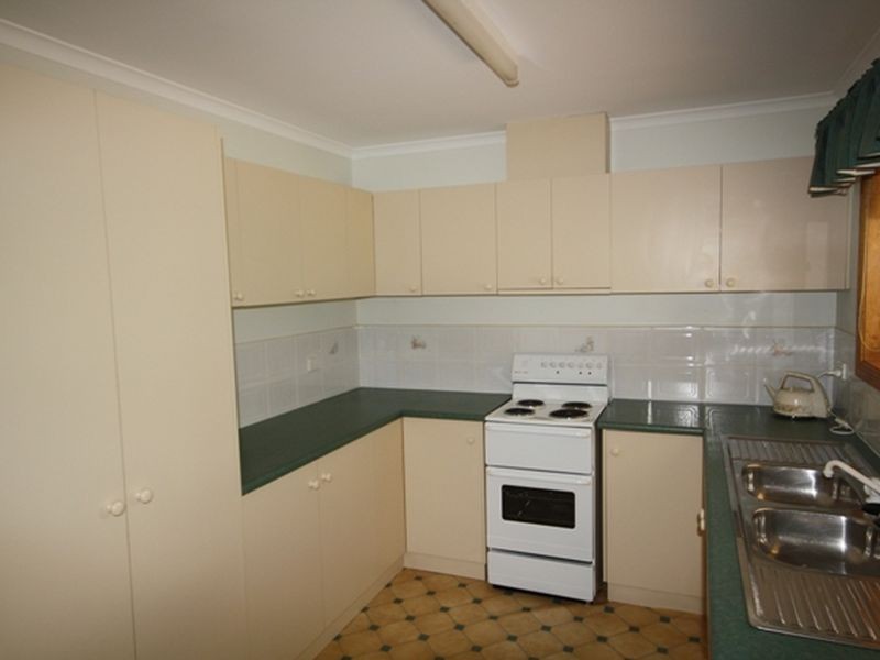 4 Gilmore Crescent, Wallaroo SA 5556
