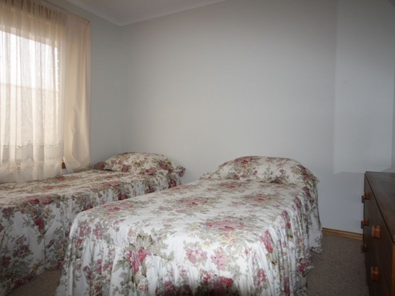 4 Gilmore Crescent, Wallaroo SA 5556