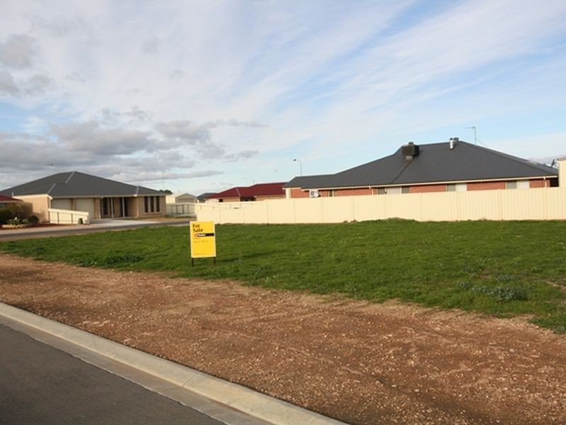 4 Boase Crescent, Wallaroo SA 5556