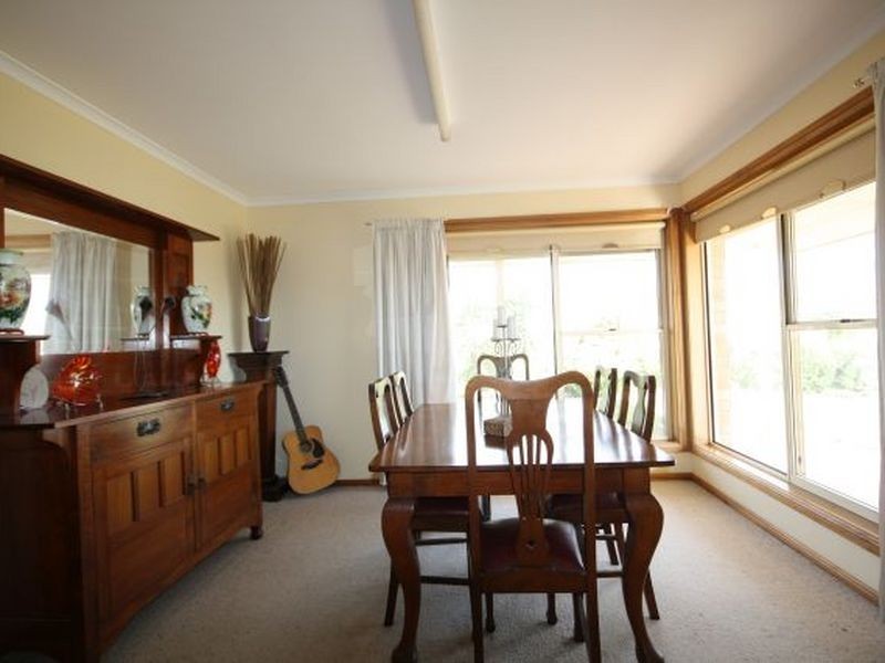 10 Malcolm Crt, Wallaroo SA 5556
