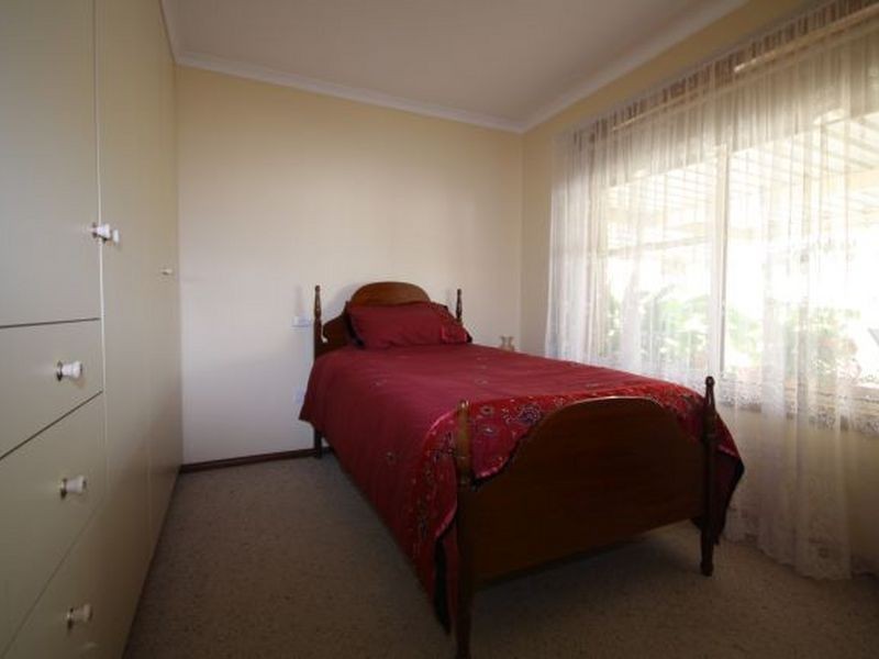 10 Malcolm Crt, Wallaroo SA 5556