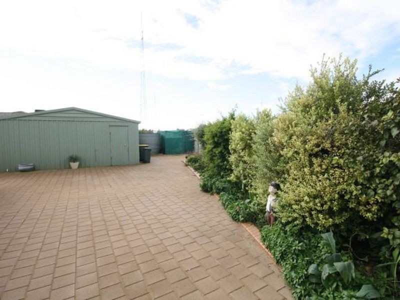 10 Malcolm Crt, Wallaroo SA 5556