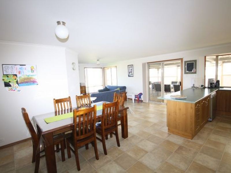 10 Clarke St, Wallaroo SA 5556