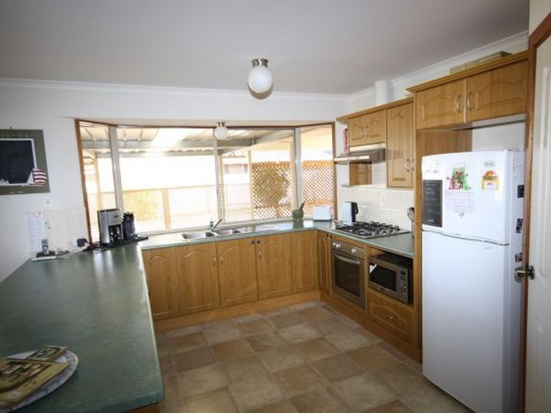 10 Clarke St, Wallaroo SA 5556