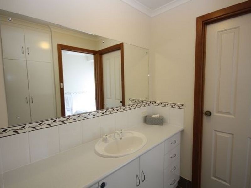 10 Clarke St, Wallaroo SA 5556