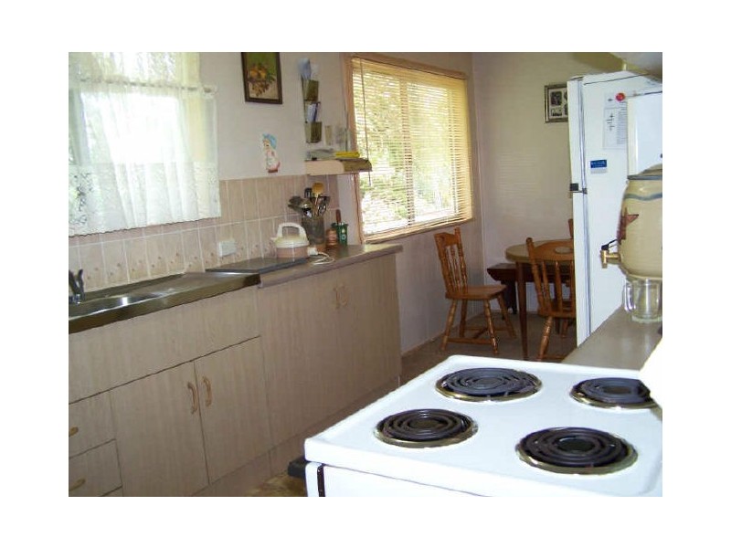 3 Barbara Street, Kelso QLD 4815