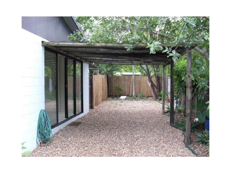 11 Lara Street, Cranbrook QLD 4814