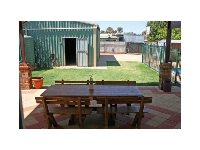 67 Lyall St, Lamington WA 6430