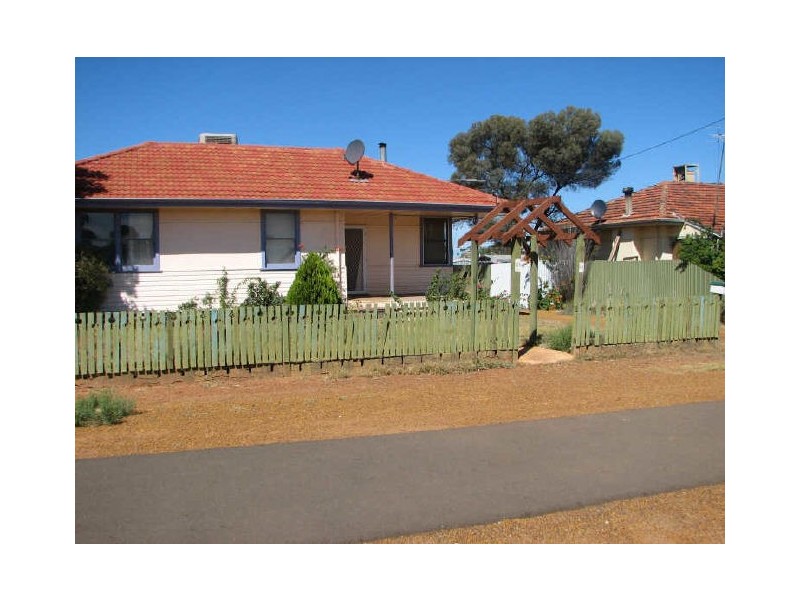 121 Lindsay St, Coolgardie WA 6429