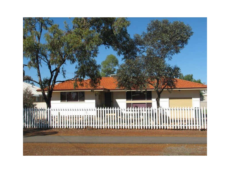 63 Shaw St, Coolgardie WA 6429