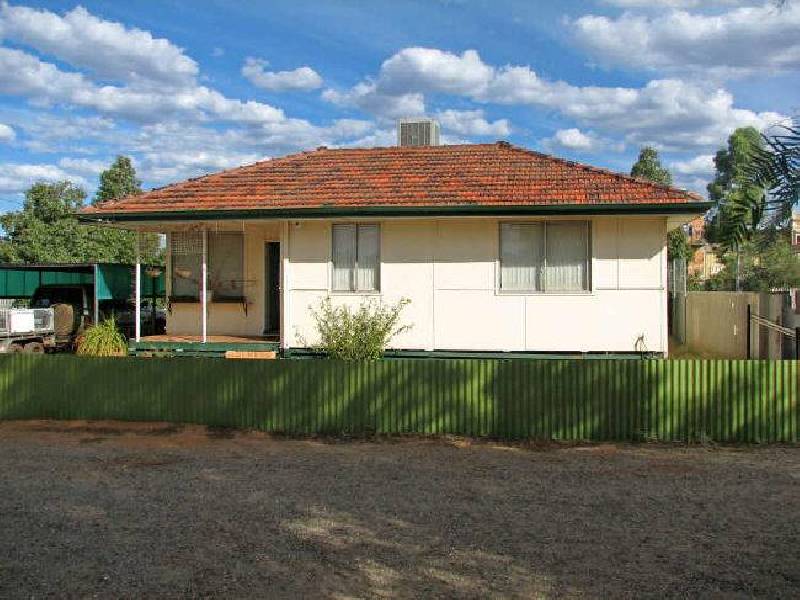 27 Sylvester Street, Coolgardie WA 6429