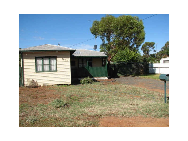 101 Sylvester Street, Coolgardie WA 6429