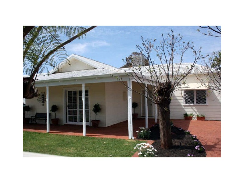 11 Campbell Street, Lamington WA 6430