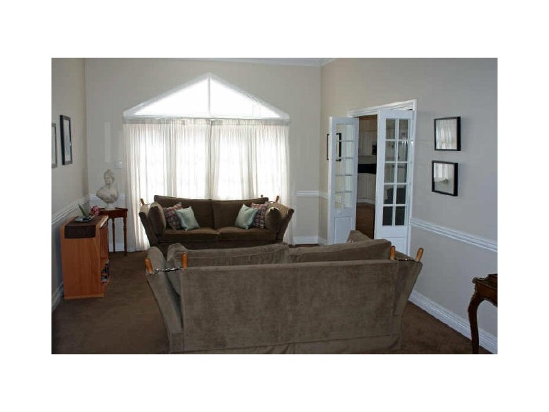 11 Campbell Street, Lamington WA 6430