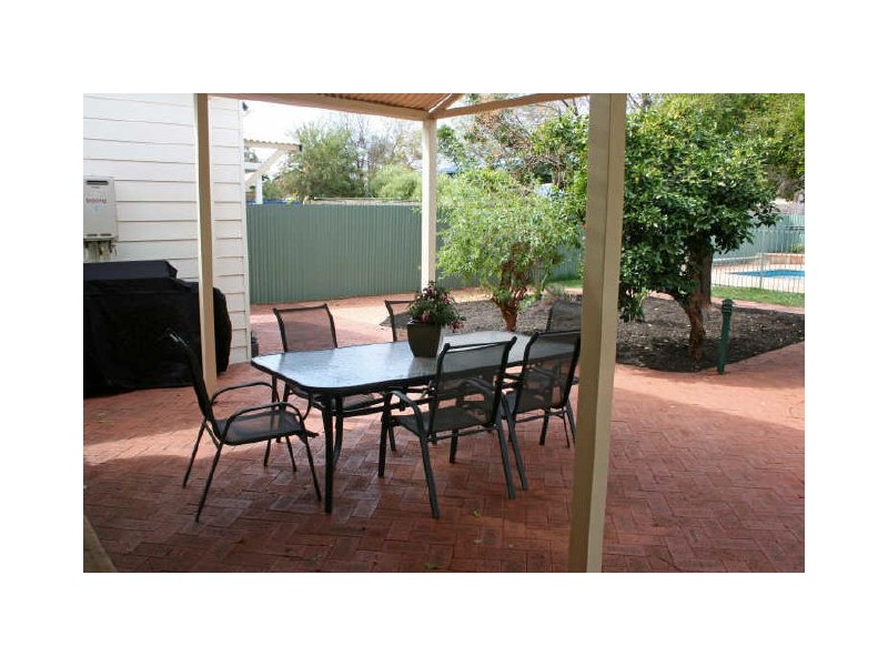 11 Campbell Street, Lamington WA 6430