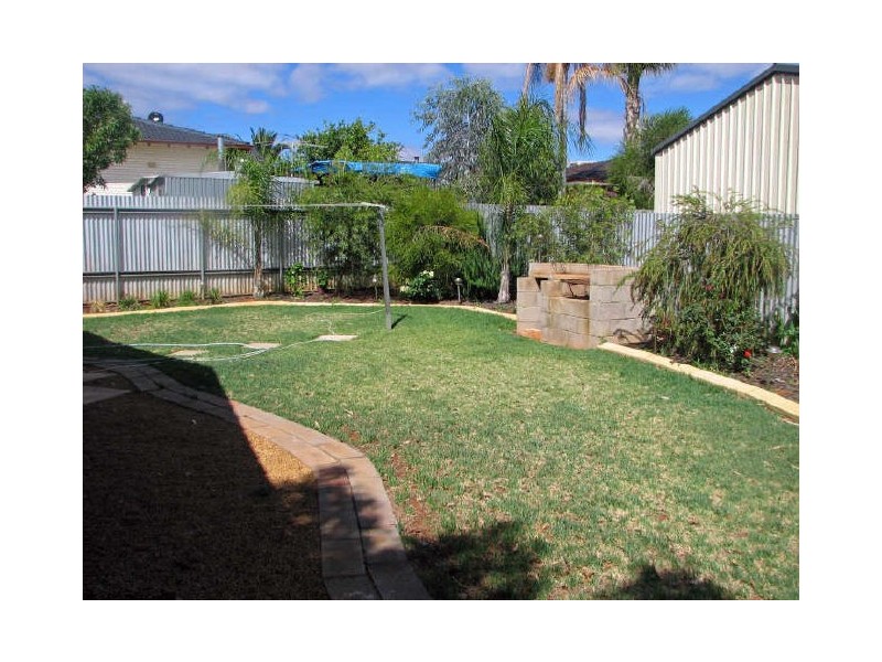 4B Kirwan Crt, Hannans WA 6430