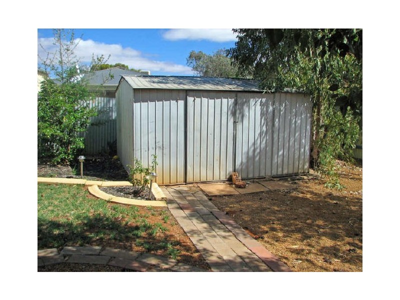 4B Kirwan Crt, Hannans WA 6430