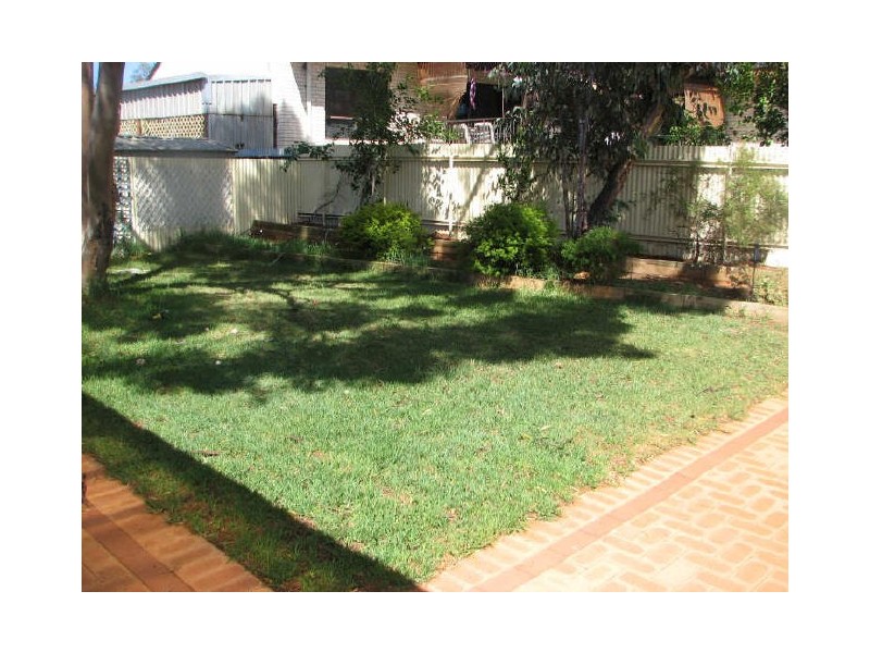 2B Kirwan Crt, Hannans WA 6430
