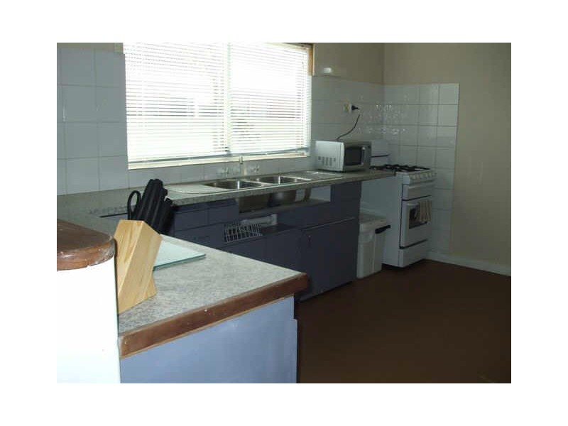 8 Walter Road, Boulder WA 6432