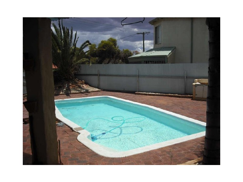 16 Eureka Street, Hannans WA 6430