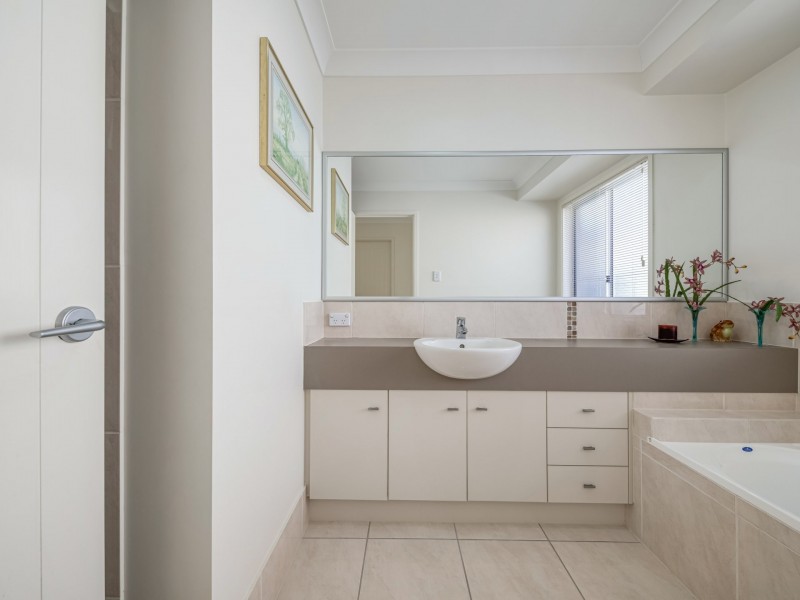 5 Starfish Way, Twin Waters QLD 4564