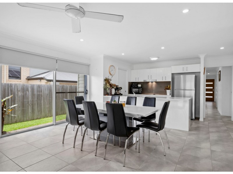 4 School Boat Place, Bli Bli QLD 4560