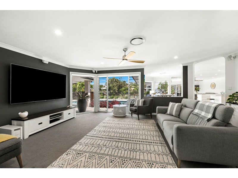14 Karinya Place, Twin Waters QLD 4564