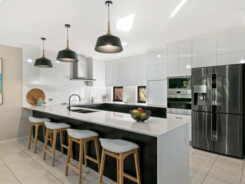 19 Barcoola Place, Twin Waters QLD 4564
