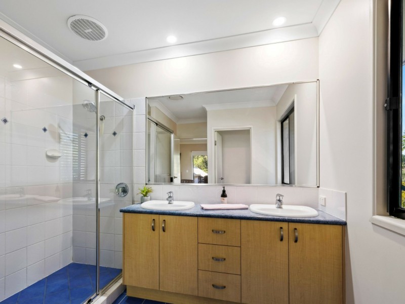 19 Barcoola Place, Twin Waters QLD 4564