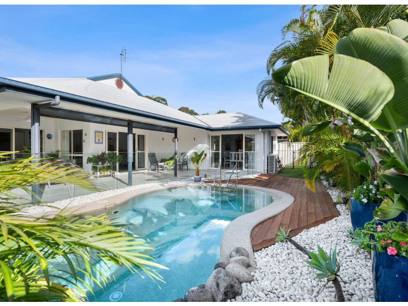 23 Baker-Finch Place, Twin Waters QLD 4564