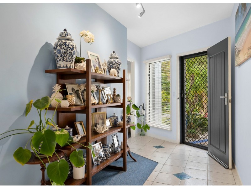 23 Baker-Finch Place, Twin Waters QLD 4564