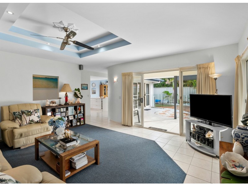 23 Baker-Finch Place, Twin Waters QLD 4564