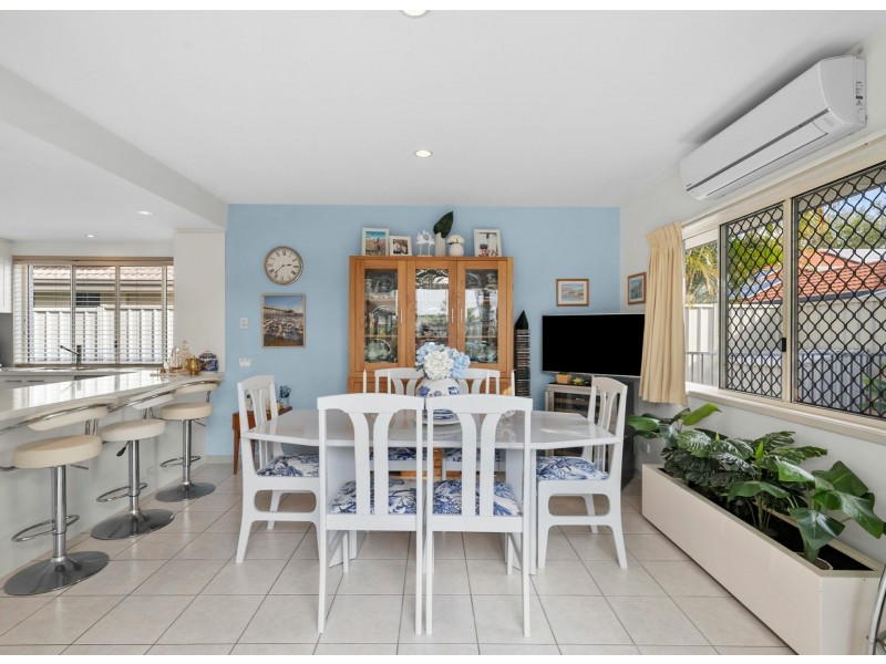 23 Baker-Finch Place, Twin Waters QLD 4564