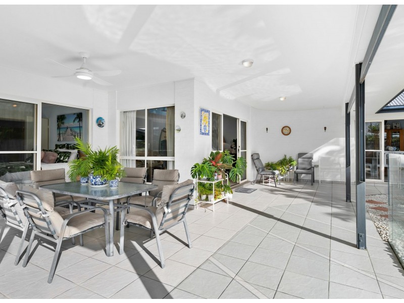 23 Baker-Finch Place, Twin Waters QLD 4564