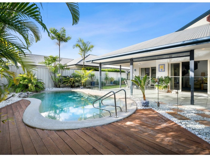 23 Baker-Finch Place, Twin Waters QLD 4564
