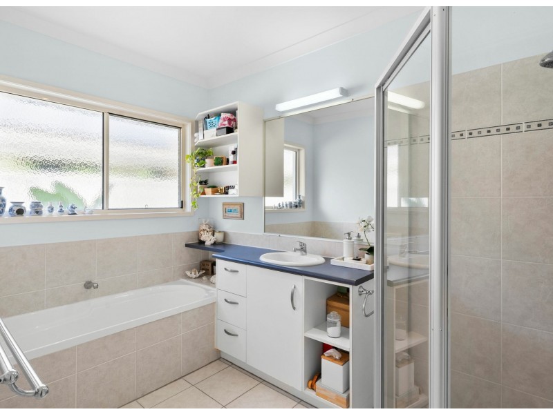 23 Baker-Finch Place, Twin Waters QLD 4564
