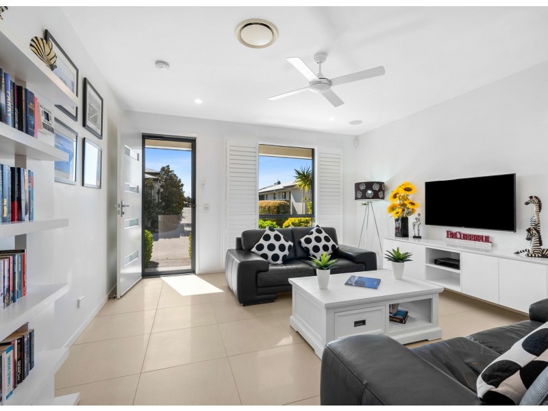 4/596 David Low Way, Pacific Paradise QLD 4564