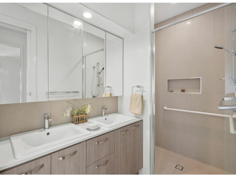 4/596 David Low Way, Pacific Paradise QLD 4564