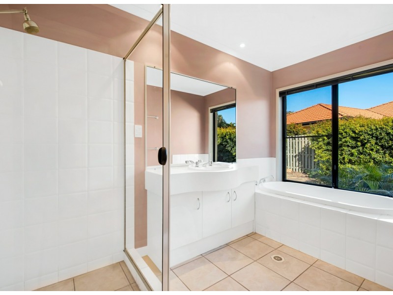 2 Fantail Place, Twin Waters QLD 4564