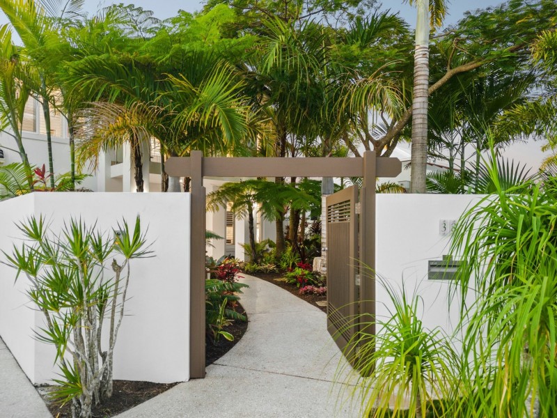 38 Stillwater Drive, Twin Waters QLD 4564