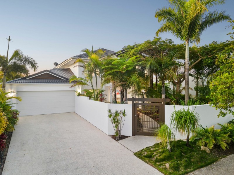 38 Stillwater Drive, Twin Waters QLD 4564
