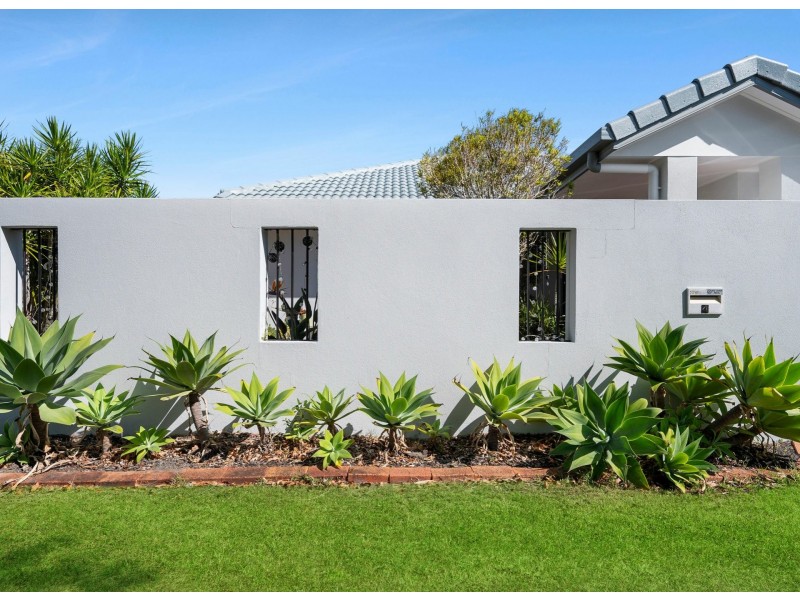 4 Tassel Place, Twin Waters QLD 4564